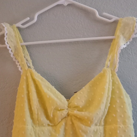 Lucy in the Sky Pastel Butter Yellow/White Swiss Dot Ruffle Sweetheart N… - Picture 2 of 4